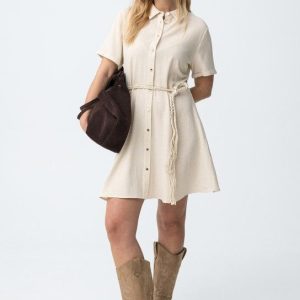 Vestido camisero corto beige