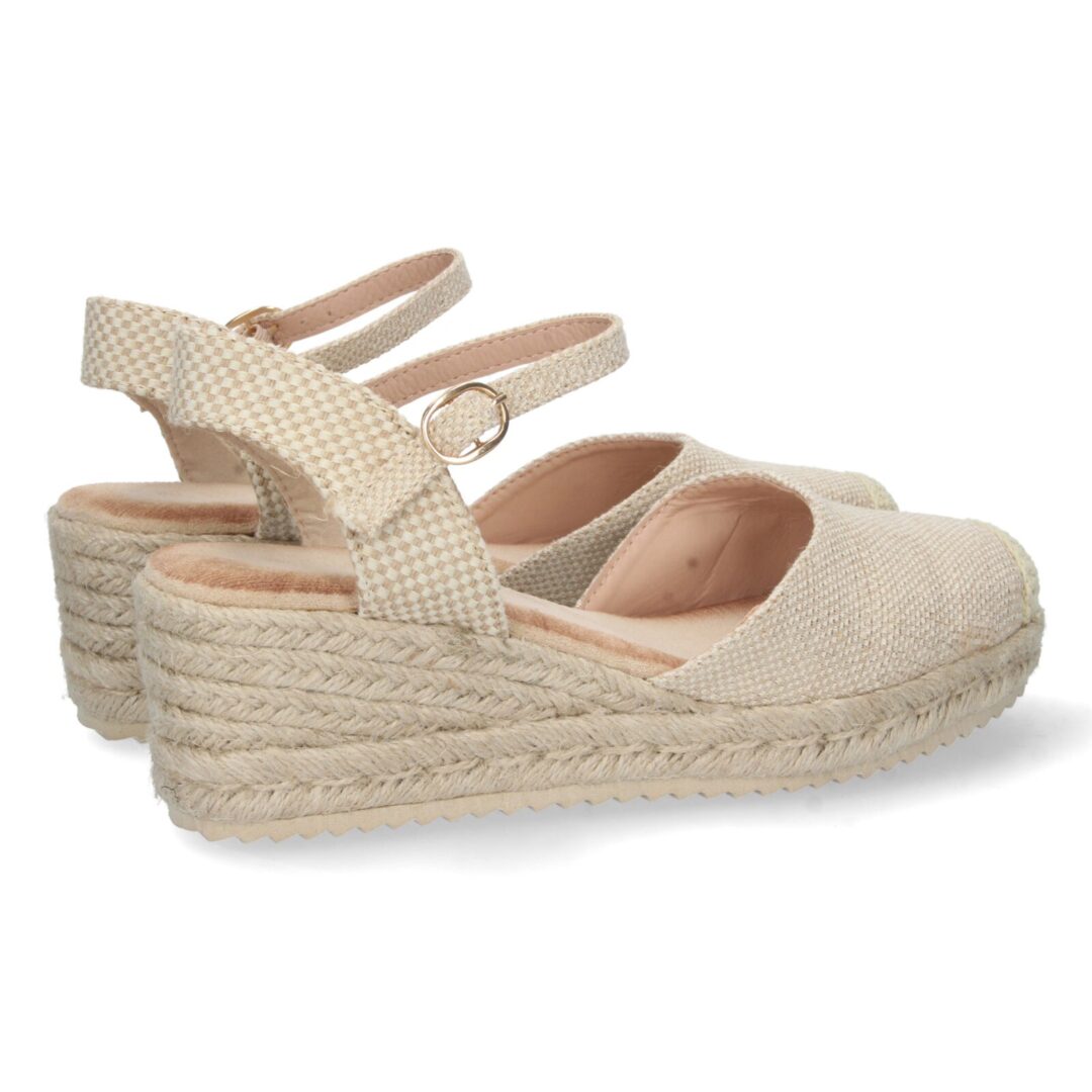 Sandalia beige cuña hebilla puntitos - Imagen 5