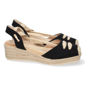 Sandalias negras atadas de yute
