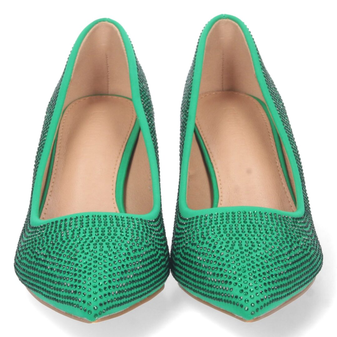 Zapato de tacón verde con brillos - Imagen 4