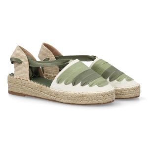 Alpargata plana con lazos verde