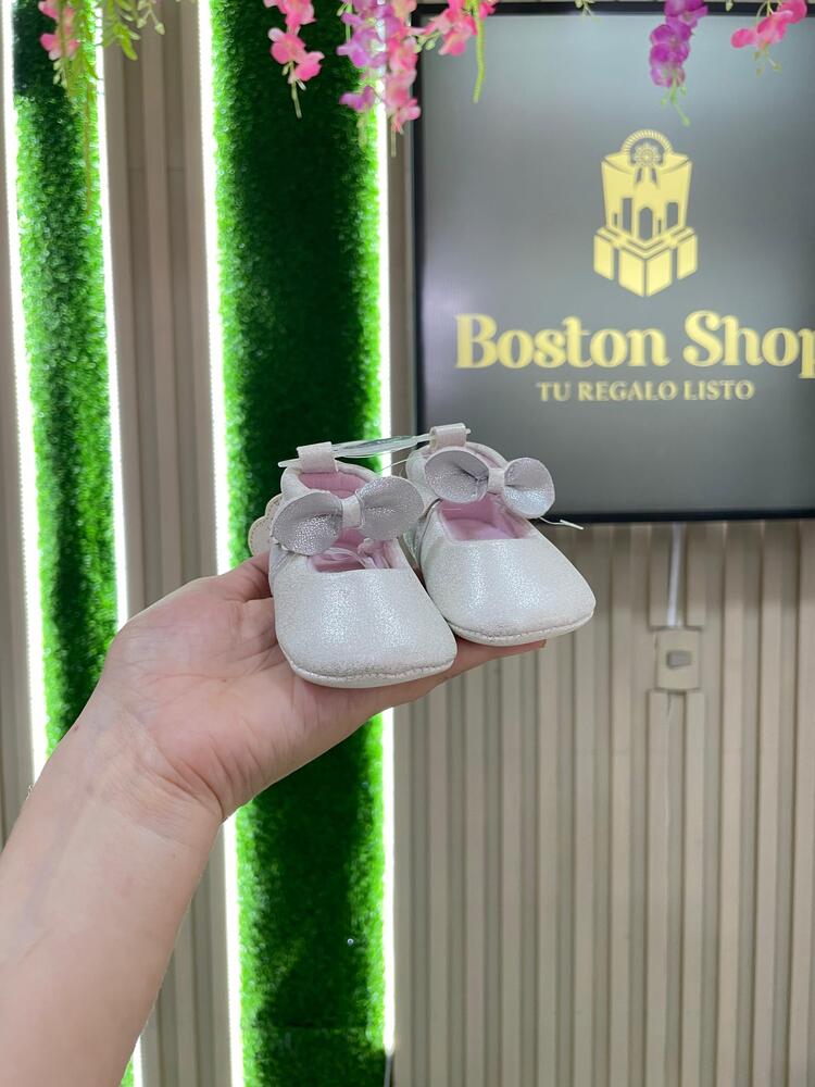 Zapatitos Bebé con Brillo y Moño – Color Perlado - Imagen 2