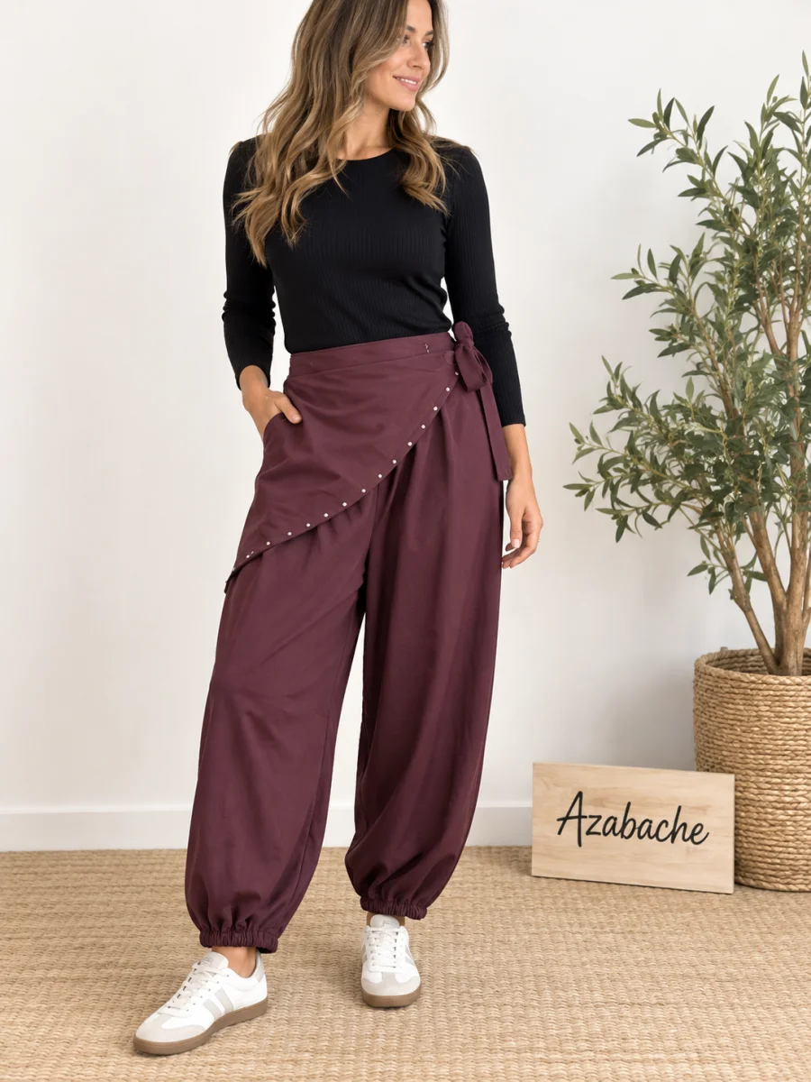 Pantalón bombacho con pañuelo y tachuelas