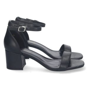 Sandalias negras de tobillo con hebilla
