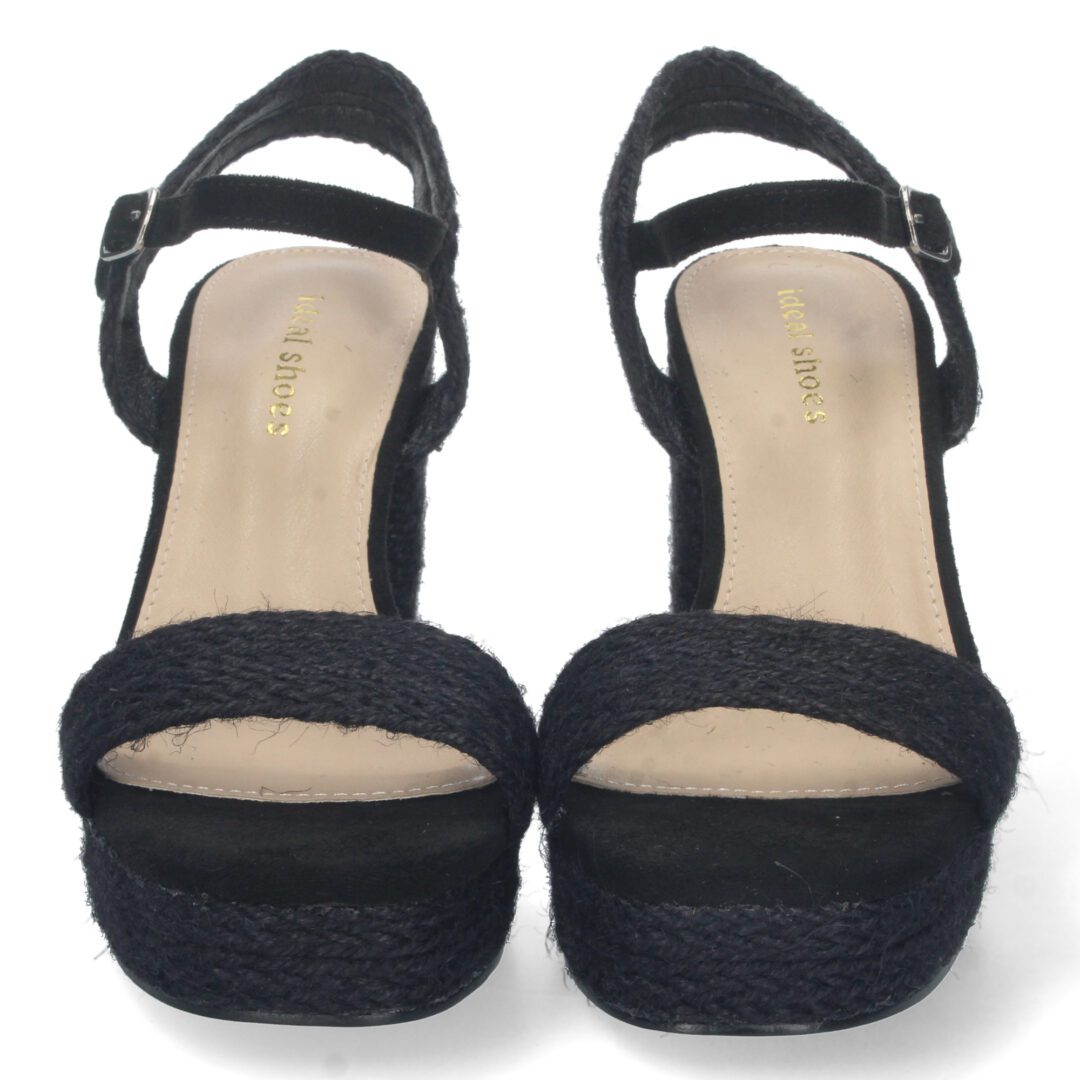 Sandalias negras de tacón con tobillera. - Imagen 4