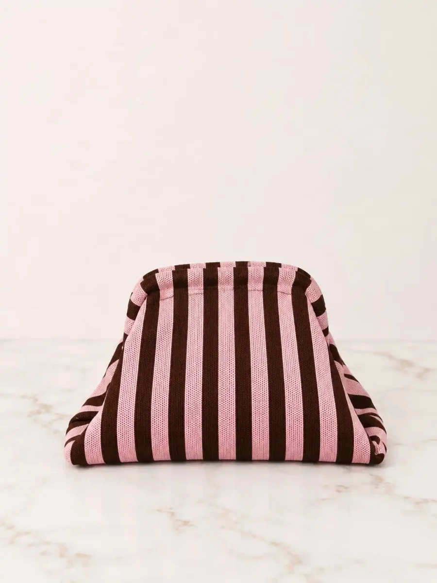 Bolso de Rayas Finas con Cadena Metálica