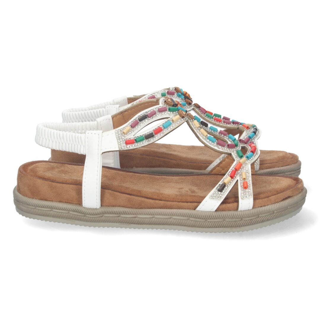 Sandalias étnicas planas blancas con adornos