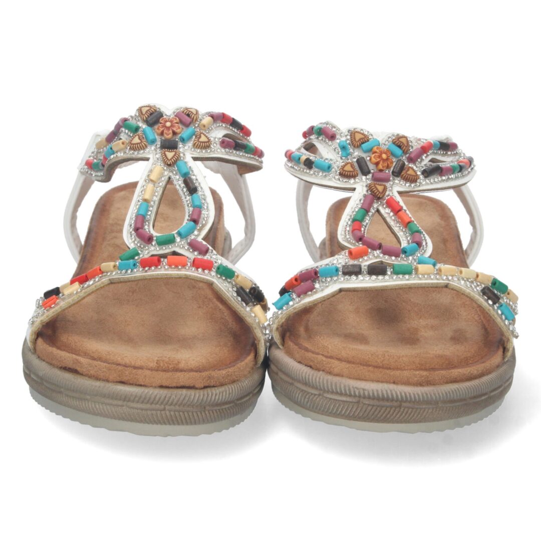 Sandalias étnicas planas blancas con adornos - Imagen 4