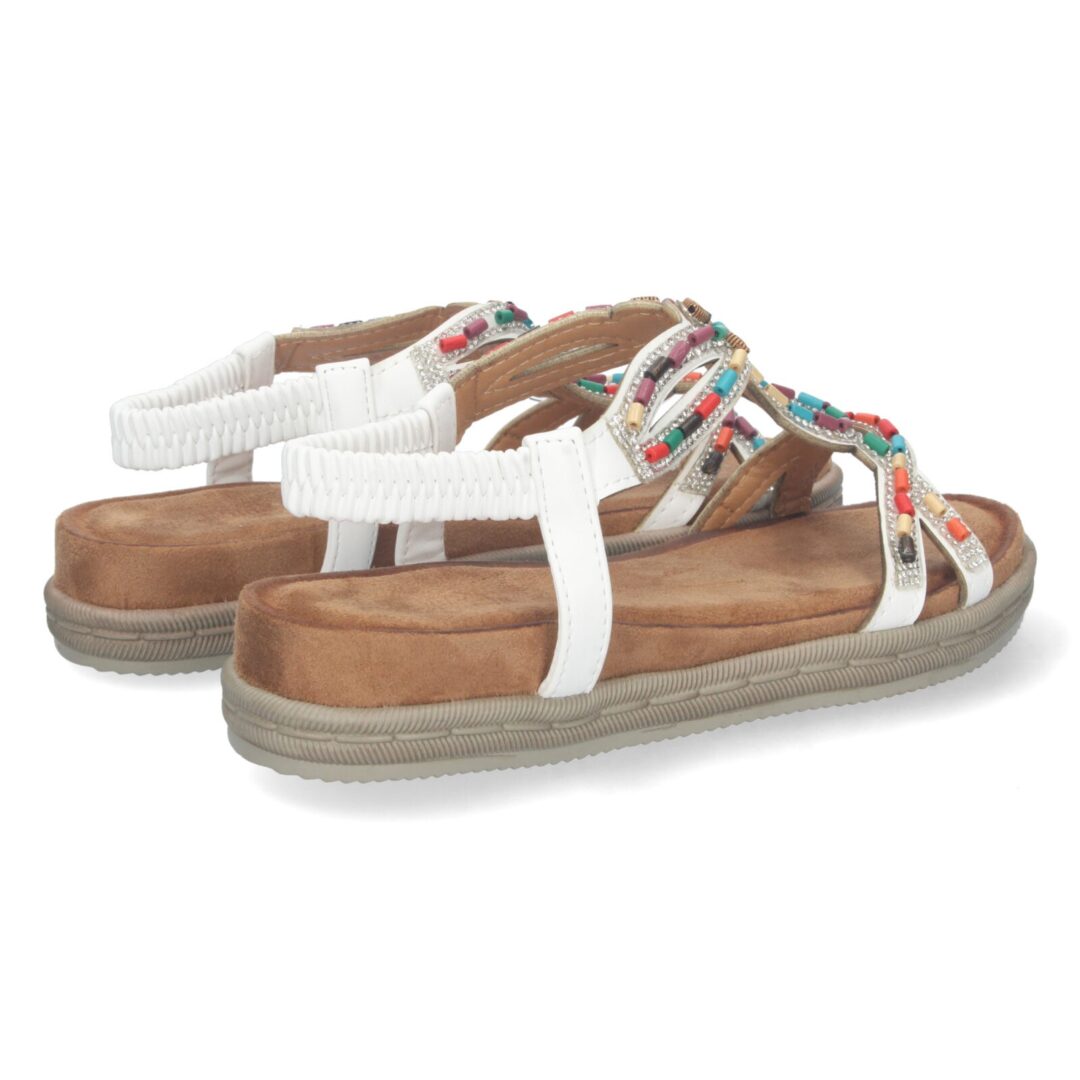 Sandalias étnicas planas blancas con adornos - Imagen 5