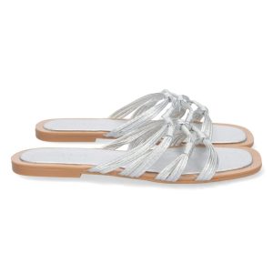 Sandalias entrelazadas plateadas