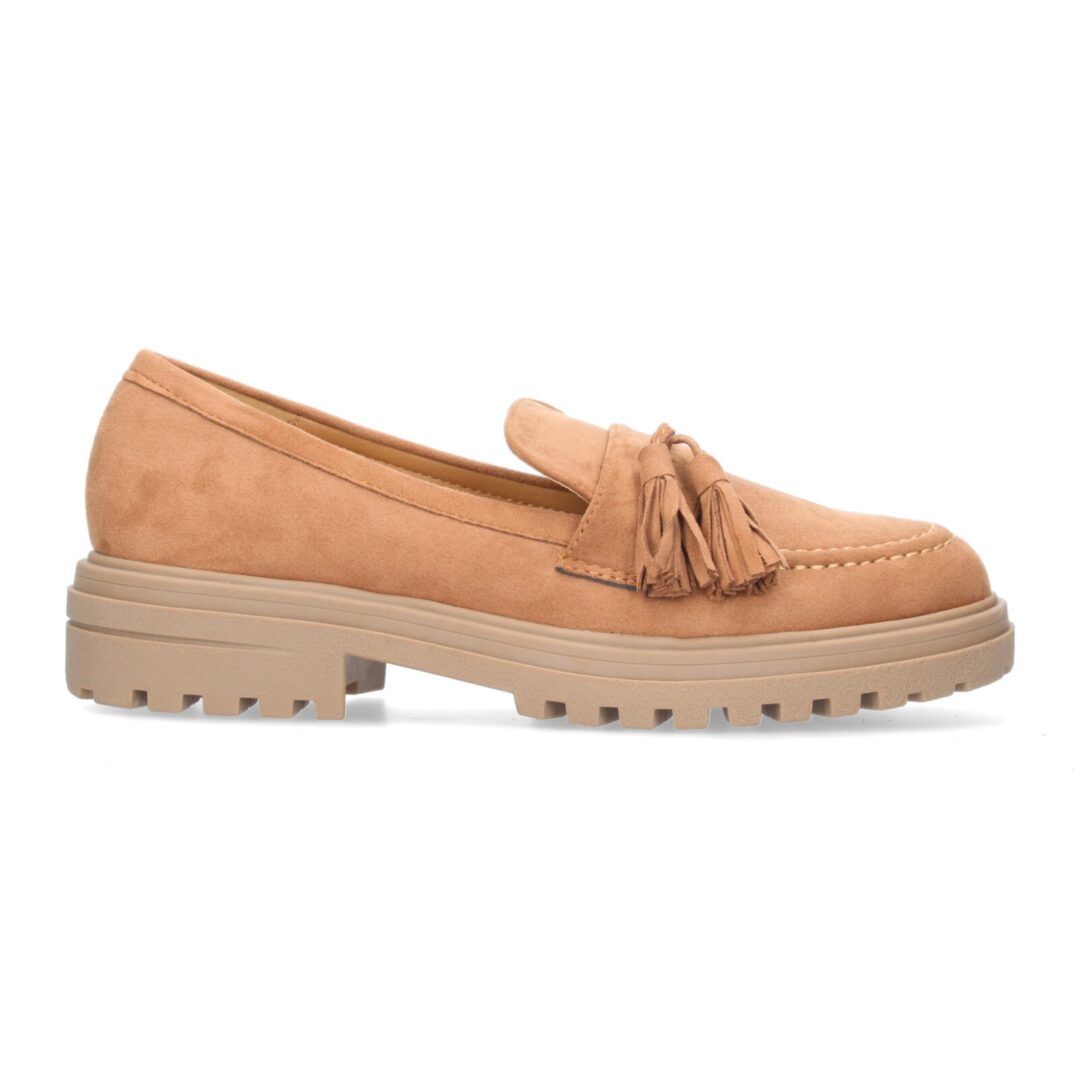 Mocasín beige antelina con borlas - Imagen 3