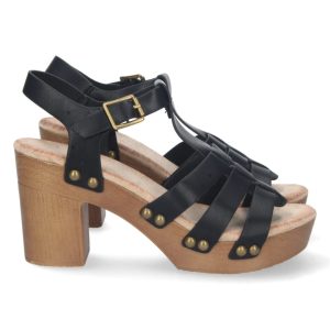 Sandalias negras de tacón de madera