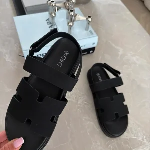 SANDALIAS NEGRAS CATERINO