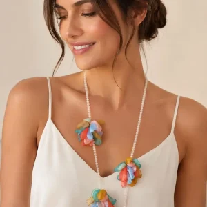Collar Largo con Abalorios y Flores de Tela
