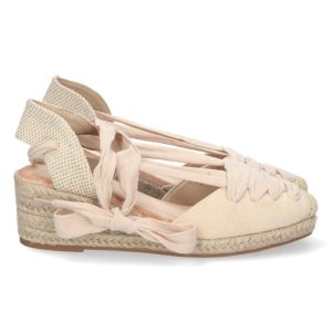 Alpargata beige trenzada con cordones