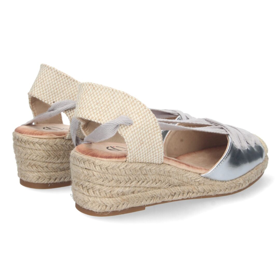 Sandalias beige trenzadas con cuña - Imagen 5
