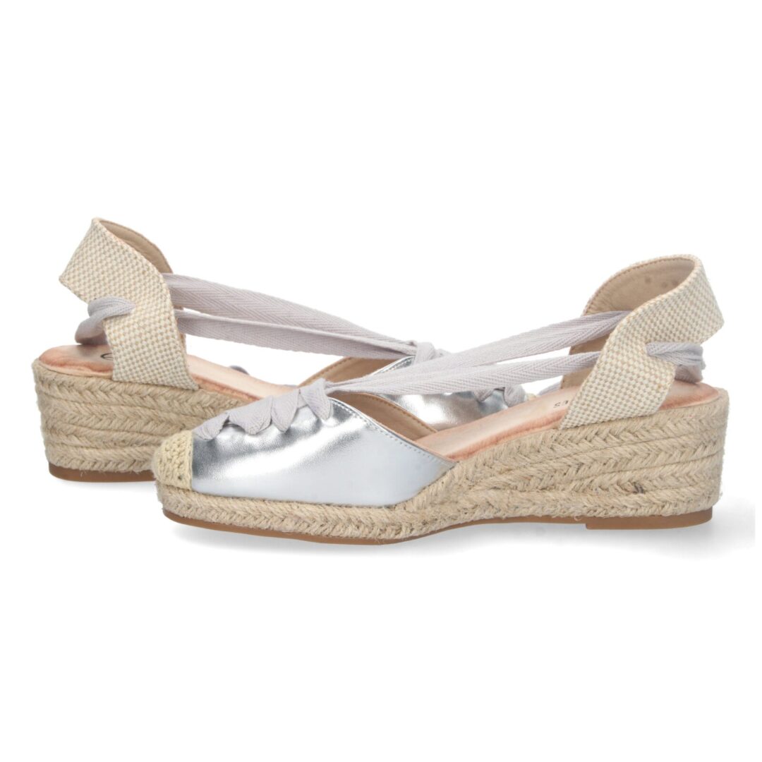 Sandalias beige trenzadas con cuña - Imagen 6