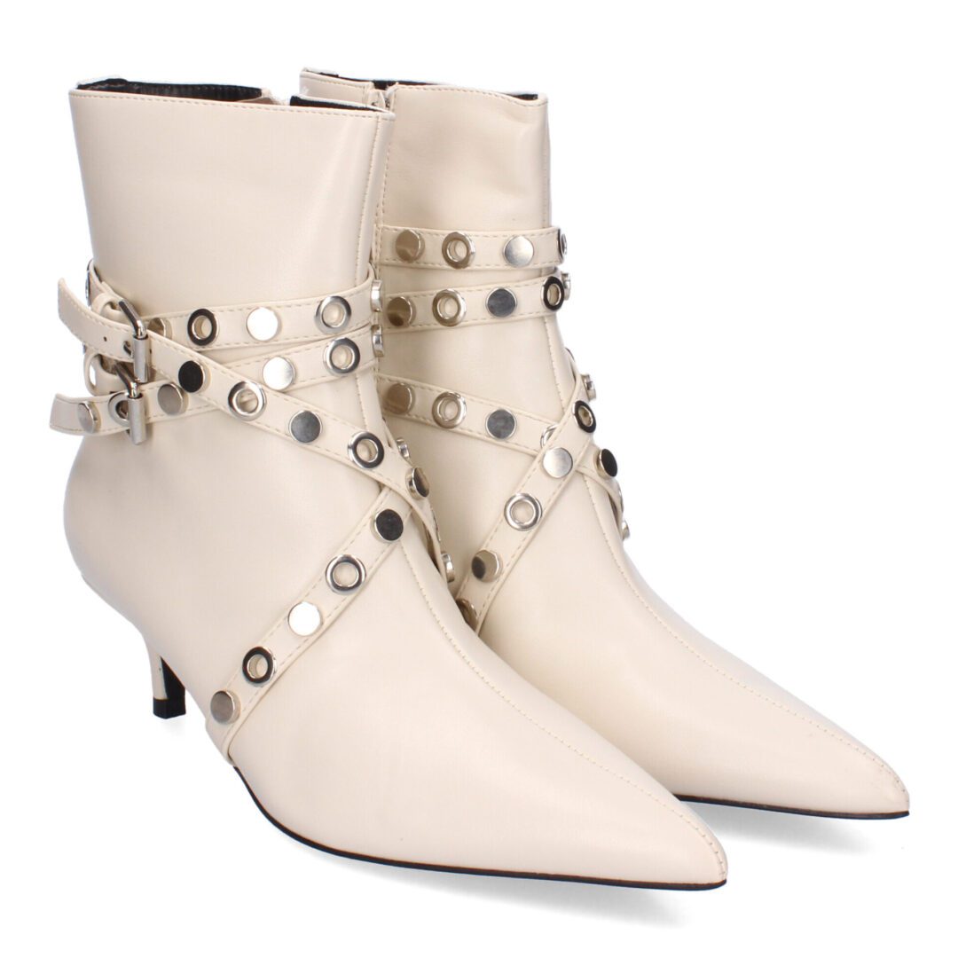 Botines tacón kitten beige remaches metálicos