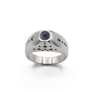 «AMAZONA» anillo artesanal en Oro blanco 18K