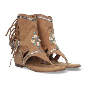 Botas boho camel con flecos y conchas
