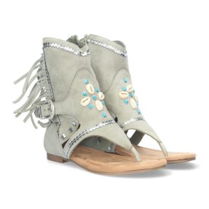 Sandalias boho grises con flecos