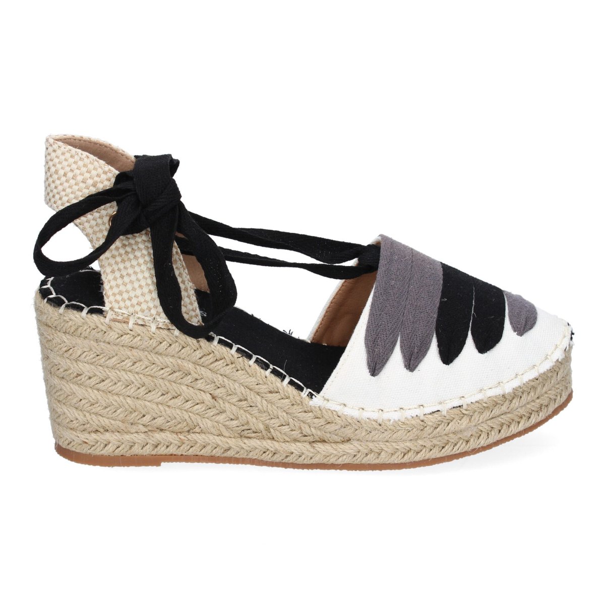Zapatos de cuña beige trenzados con cordones negros - Imagen 3