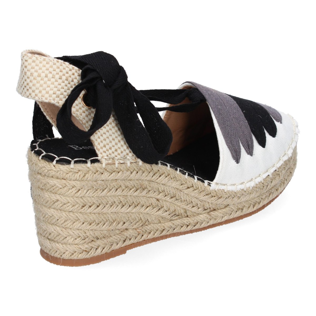 Zapatos de cuña beige trenzados con cordones negros - Imagen 5