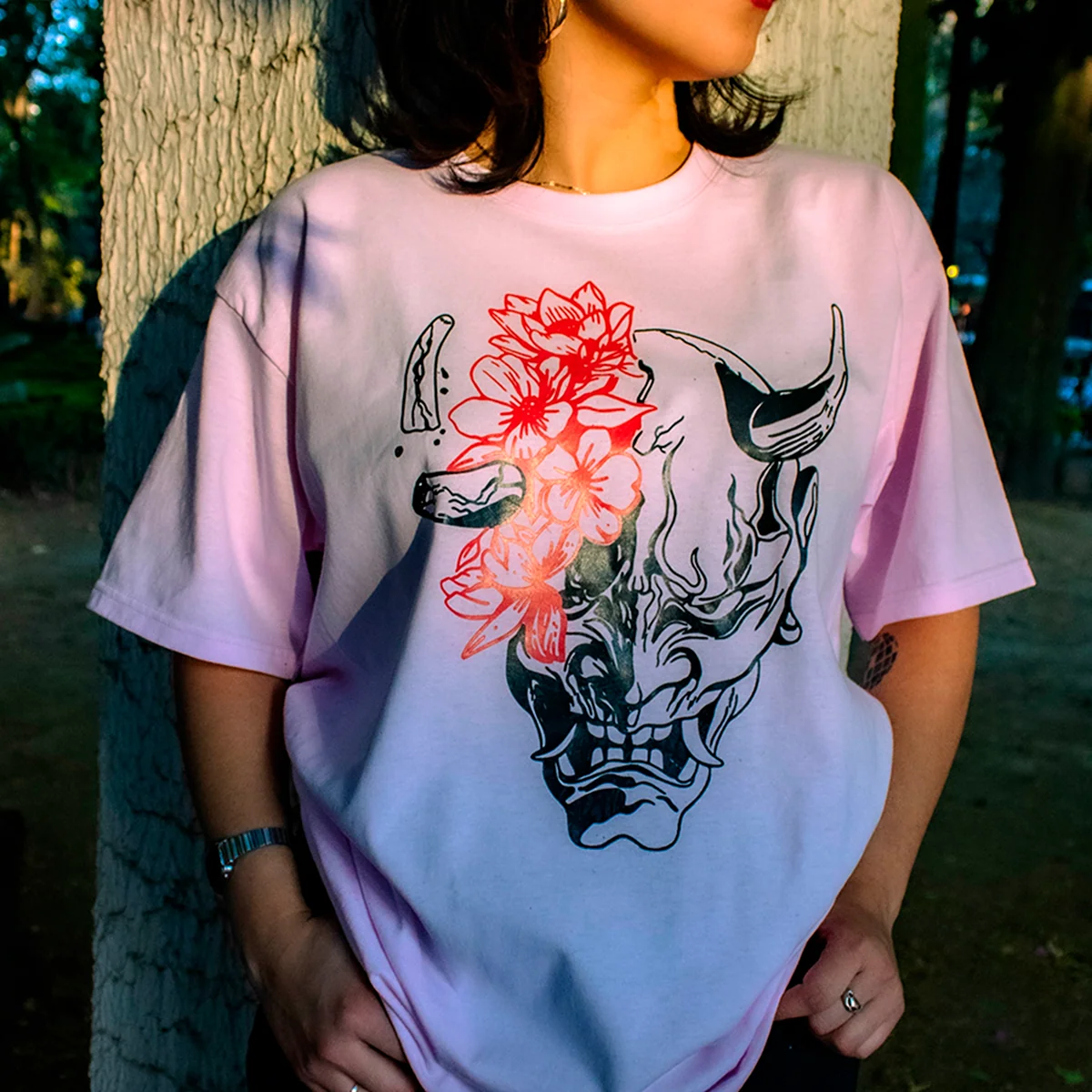 Playera Classic Oni Flower - Imagen 3