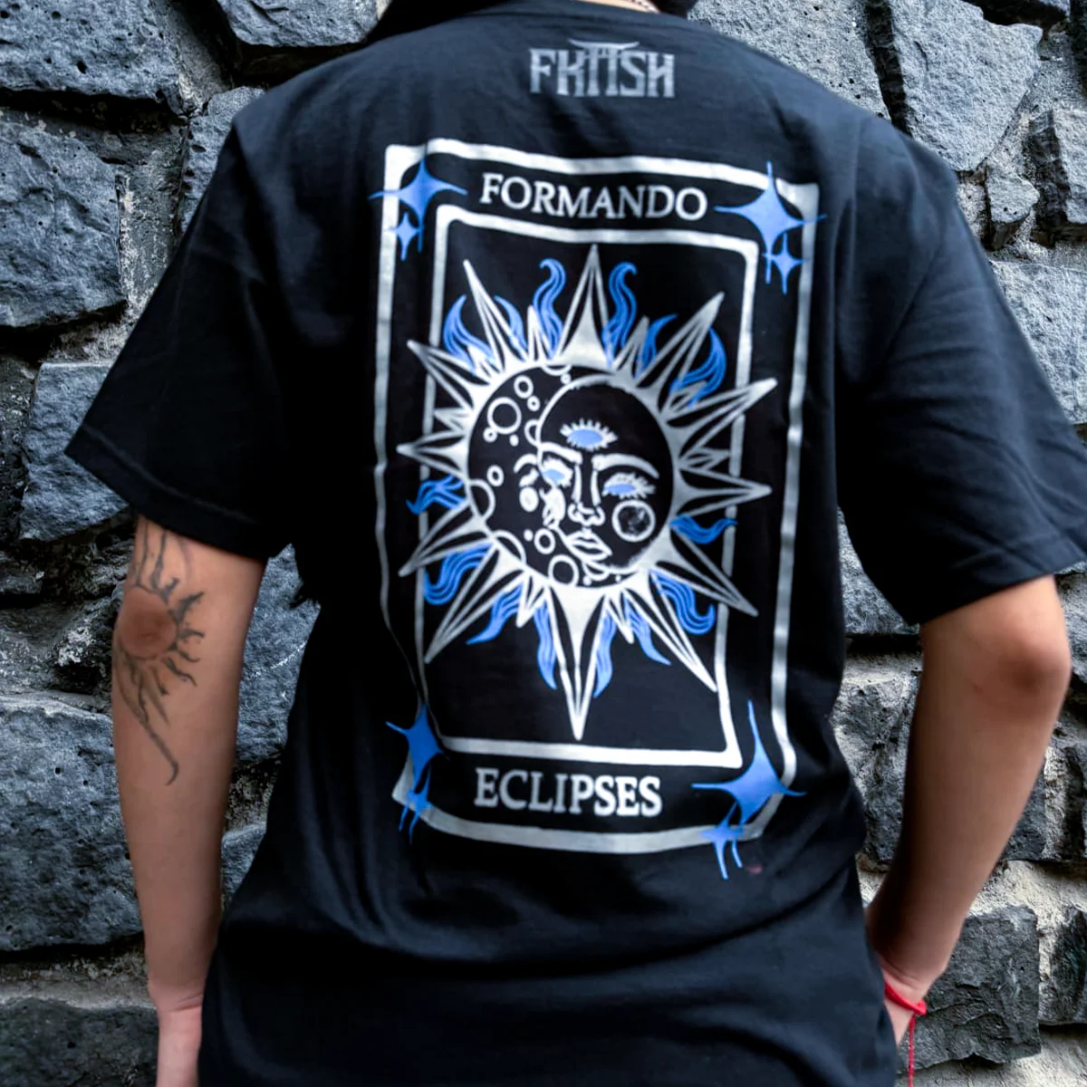 Playera Classic Oversize Formando Eclipses - Imagen 3