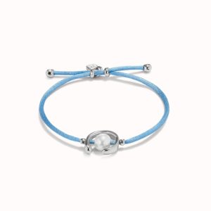 Pulsera de hilo azul con perla shell fornitura bañada en plata de ley.
