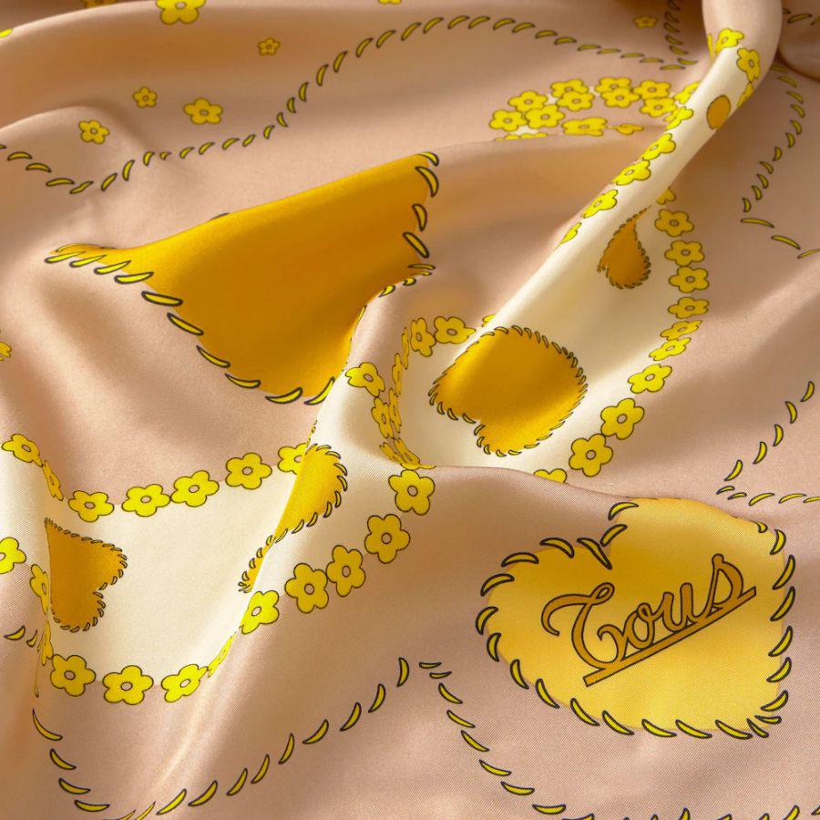 Pañuelo Tous Motifs Paisley Seda Color Arena - Imagen 3
