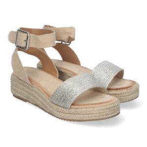 Sandalias planas plateadas con trenzado