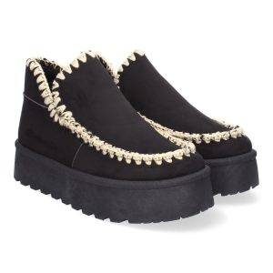 Botines australianos negros con cordones blancos