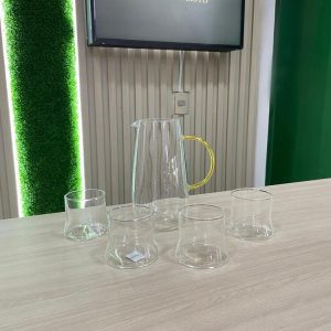 Set de Vidrio Minimalista – Jarra + 4 Vasos