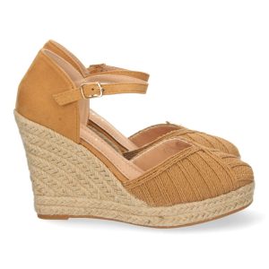 Cuña trenzada camel con hebilla