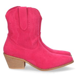 Botín campero fucsia con diseño perforado