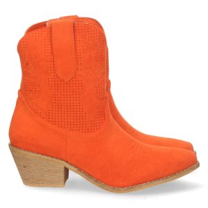 Botín campero naranja perforado
