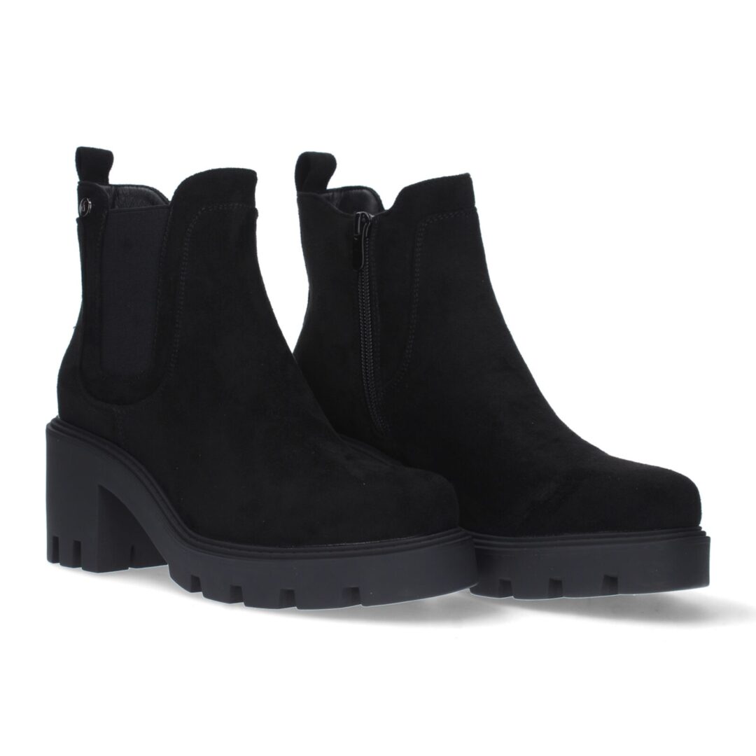 Botines negros con suela gruesa - Imagen 6
