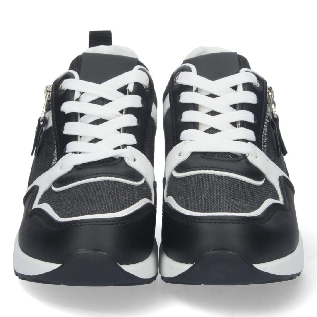 Zapatillas deportivas negras suela gruesa - Imagen 4
