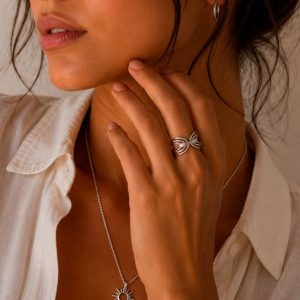 Anillo acero plata cruz