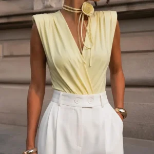 BODY CON ACCESORIO FLORAL