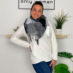 Bufanda cuadrada gris