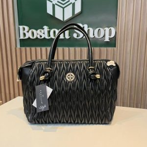 Cartera Negra Elegante Texturizada con Detalles Dorados Chenson