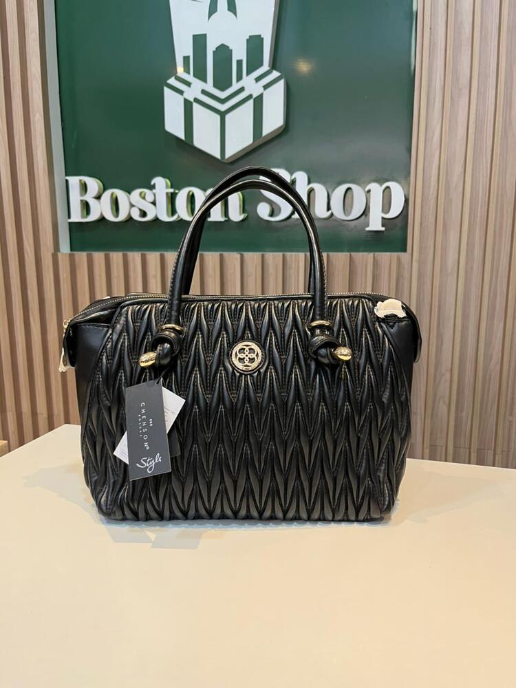 Cartera Negra Elegante Texturizada con Detalles Dorados Chenson - Imagen 2