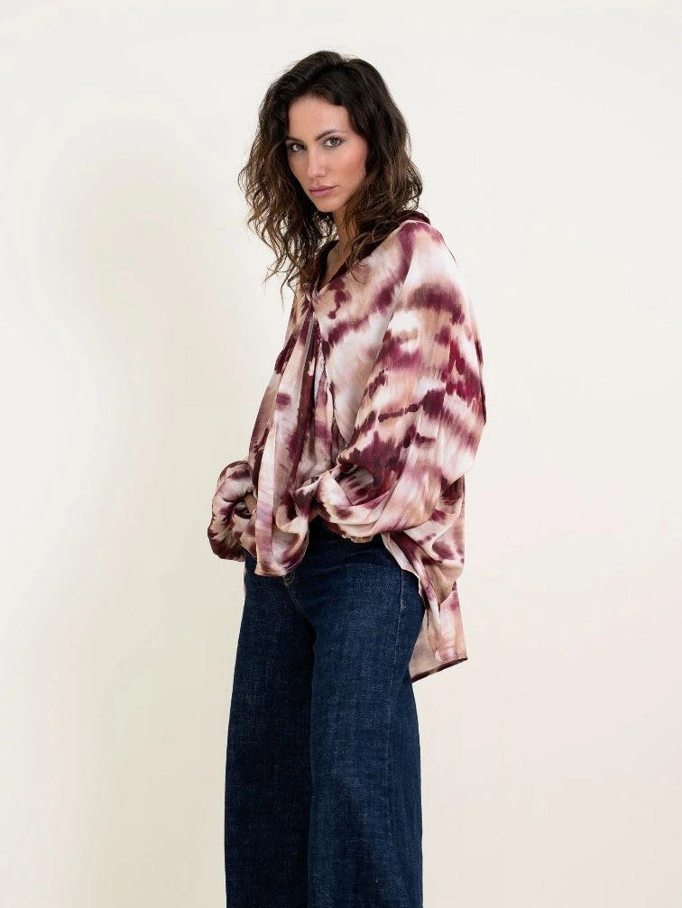 Blusa Oversize con Escote V y Ganchillo – Estilo Bohemio Chic - Imagen 3