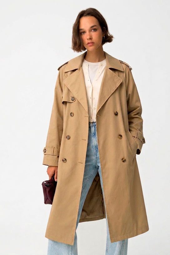 Gabardina beige doble botonadura clásica - Imagen 2
