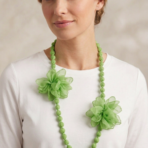 Collar Flores de tela Verde y Rosa.