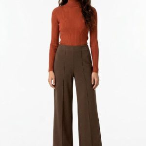 Pantalón recto con pinzas marrón Tiffosi