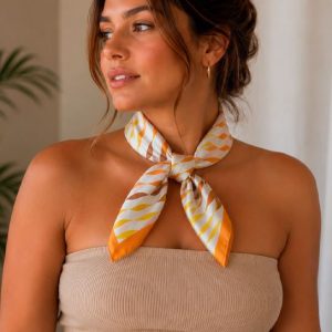 Pañuelo cuadrado de cuello estampado amarillo