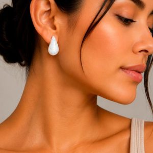 Pendientes lágrima blanco